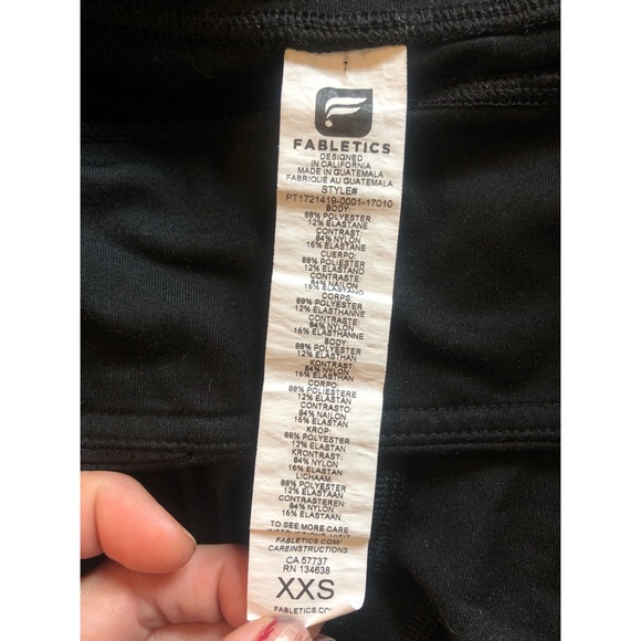 Fabletics 3/4 Black Leggings with Pockets - Picture 4 of 5